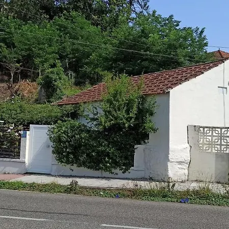 Preciosa Casa Con Patio, A 750 Metros Playa Limens Cangas