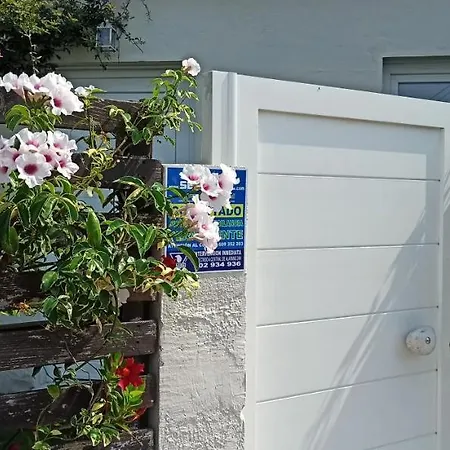 Preciosa Casa Con Patio, A 750 Metros Playa Limens Hébergement de vacances